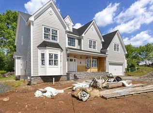 4 Hartman Ct, Clark, NJ 07066