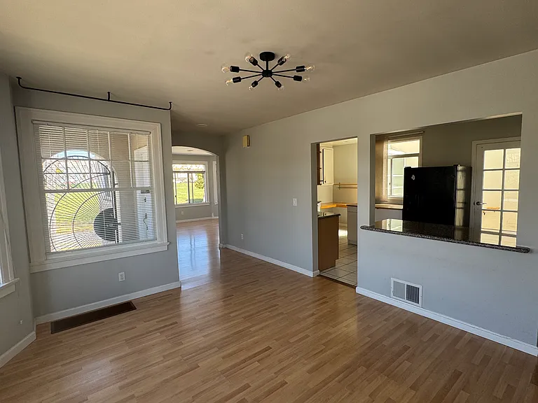 2501 20th Ave — Photo 3
