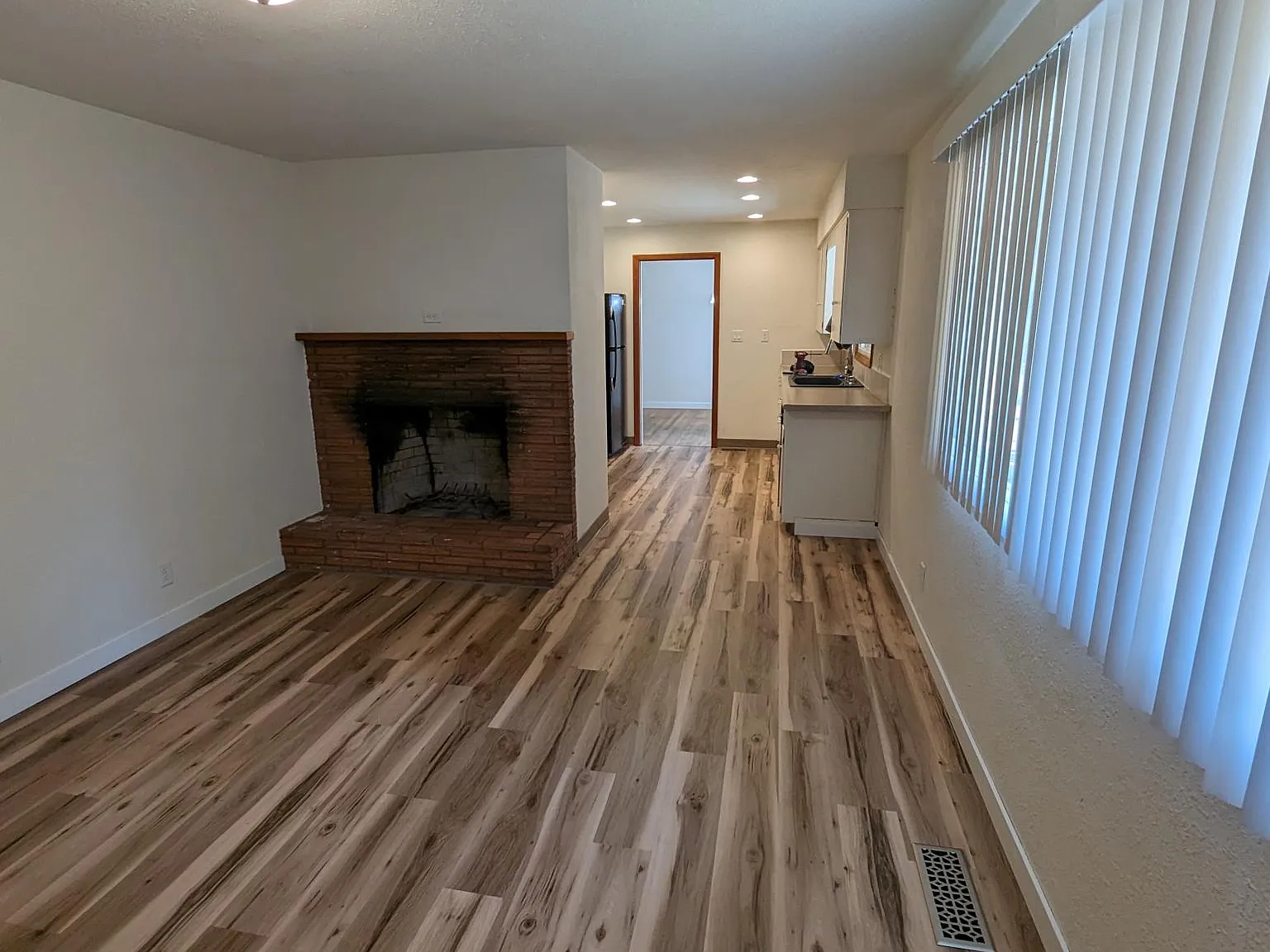 1364 Marilyn St SE — Photo 3