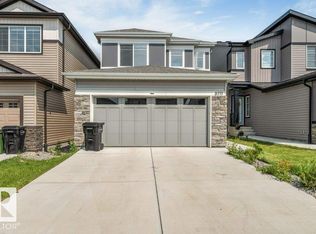 3111 9th St NW, Edmonton, AB T6T 2V6