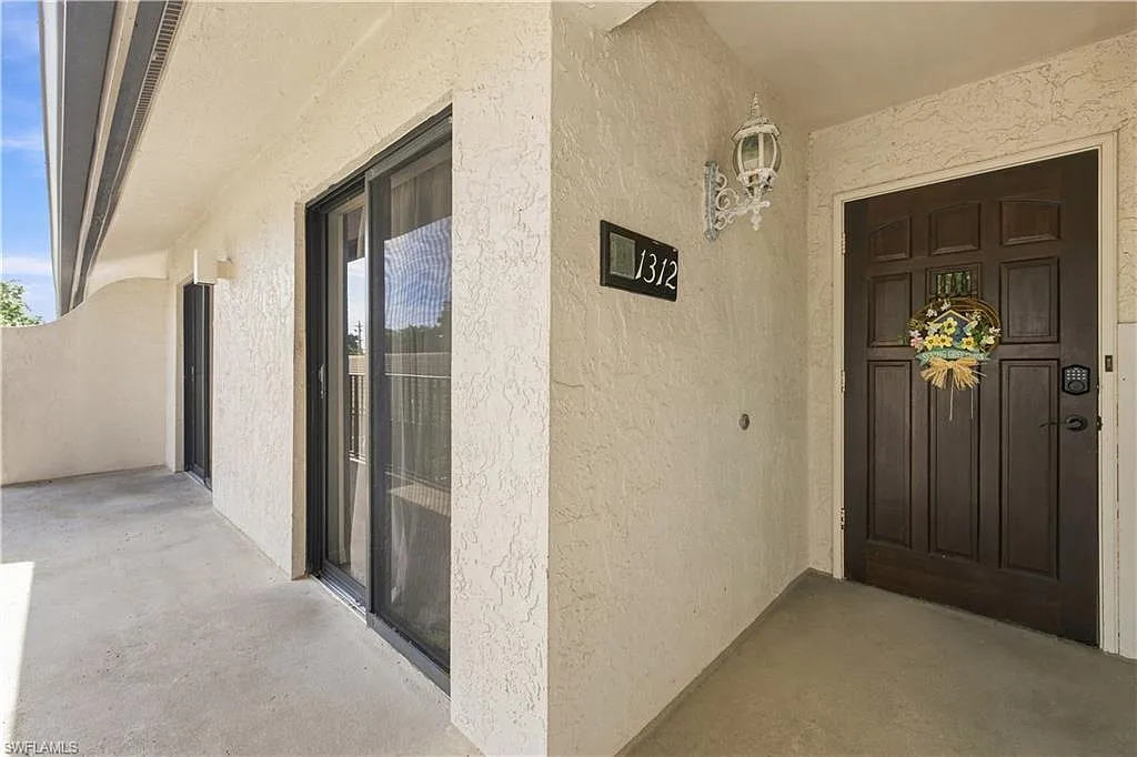 2 bed, 2.0 bath, 1066 sqft, $5,500 — Photo 4