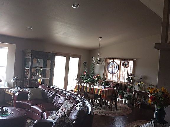 Living room, dining room 