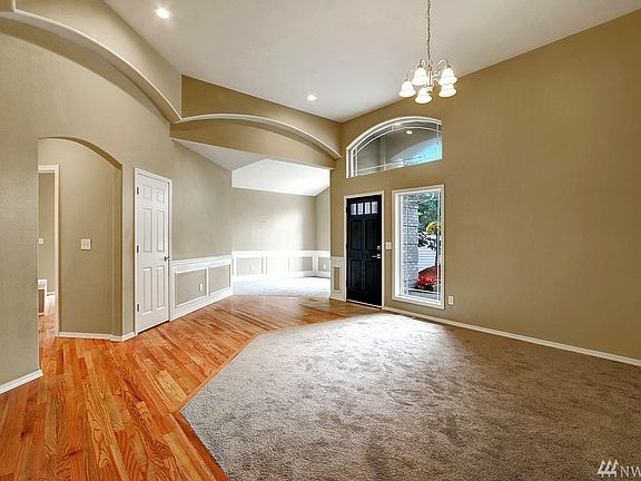 2nd image of 16709 90th Ave E