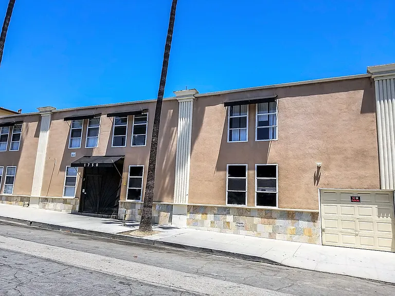 1750 Coronado Ave #6 — Photo 2