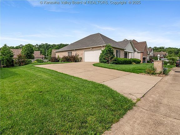 2nd image of 182 Glen Oaks Ct
