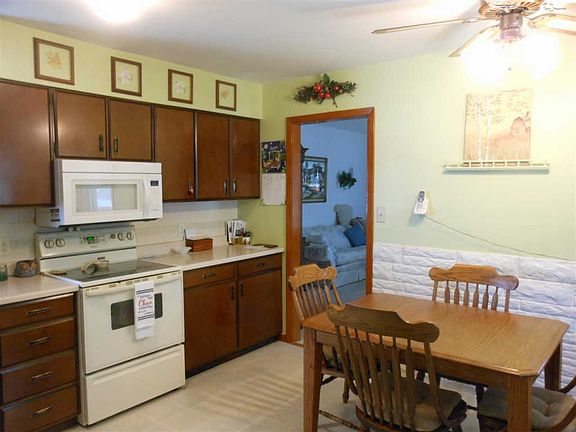 4th image of 2400 S Olive St