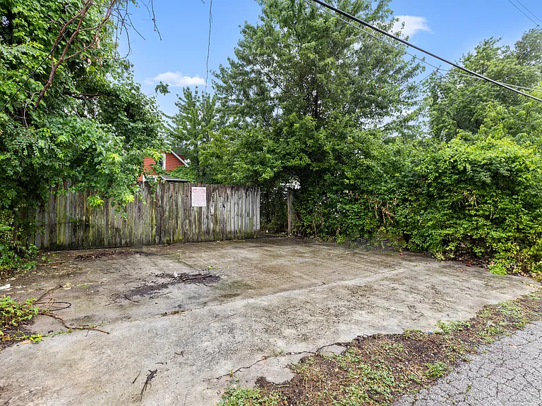 4057 Taft Ave — Photo 16