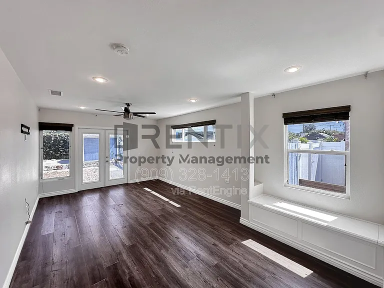 938 W Berkeley Ct — Photo 11