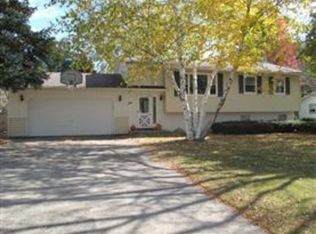 107 Greenview Dr, Columbus, WI 53925