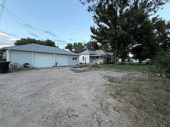 4th image of 608 S Ash St