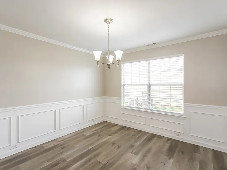 2436 Cornell Cir — Photo 6