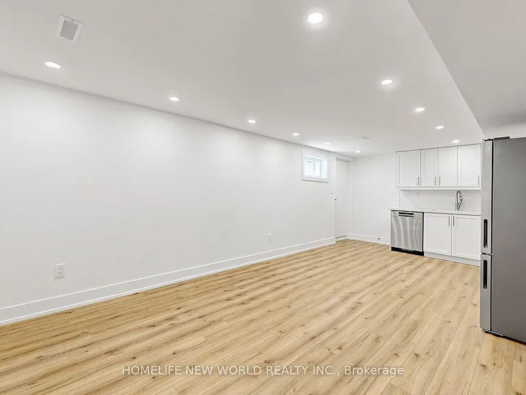 29 Charnwood Pl #BASEMENT — Photo 3