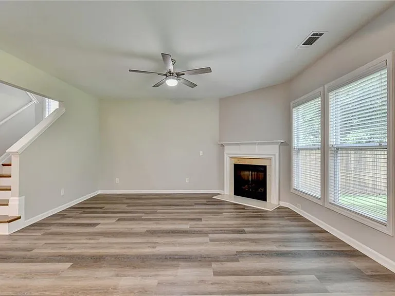 2208 Staunton Dr — Photo 15