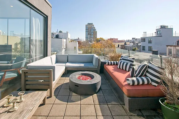 Rented by NOVO | media 38