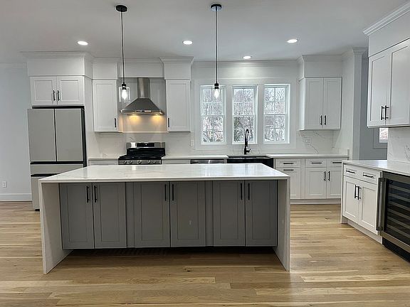 4th image of 2 Riverview Rd