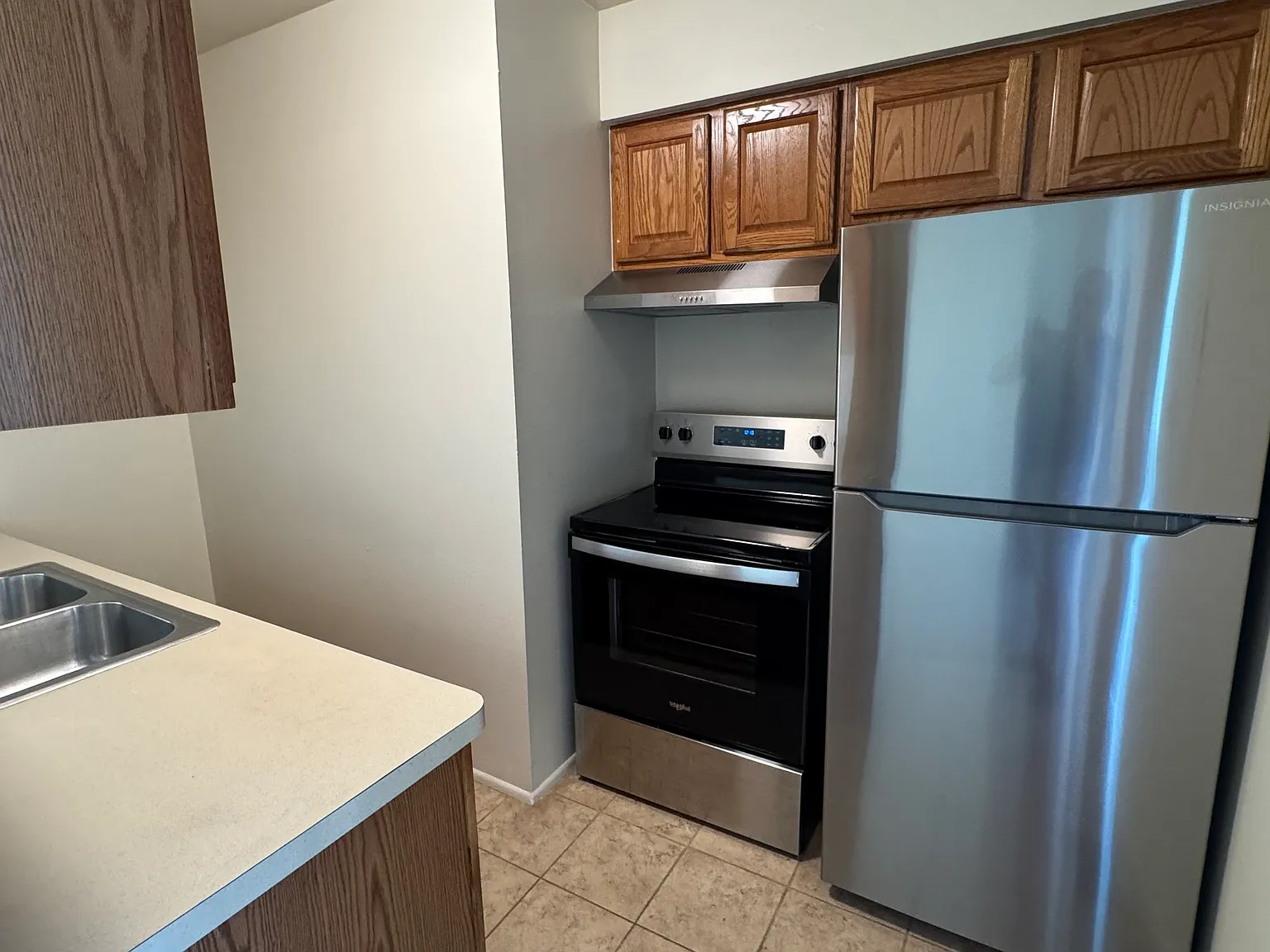 2 bed, 900 sqft, $1,375 — Photo 2