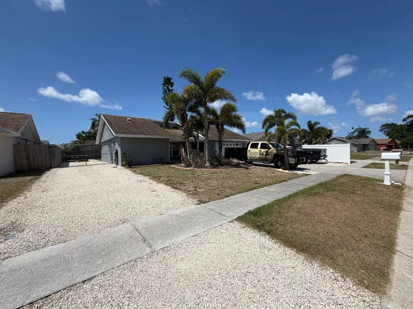4157 Palau Dr, Sarasota, FL 34241