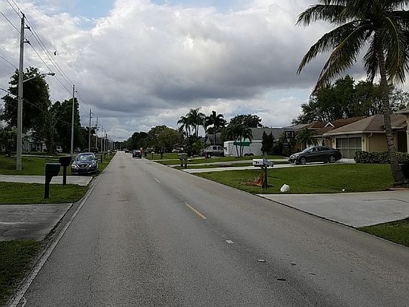 5th image of 2134 SE Floresta Dr