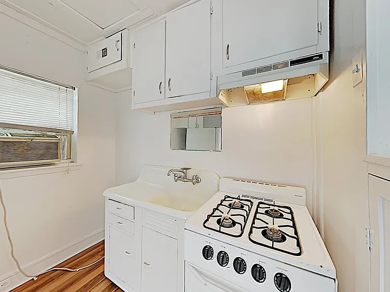3333 W 6th St — Photo 5