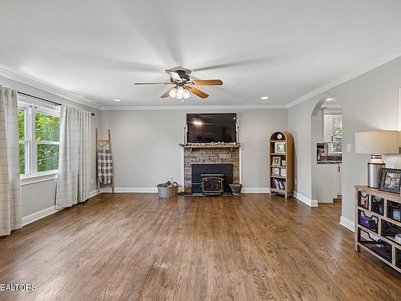 4th image of 4303 Garden Dr