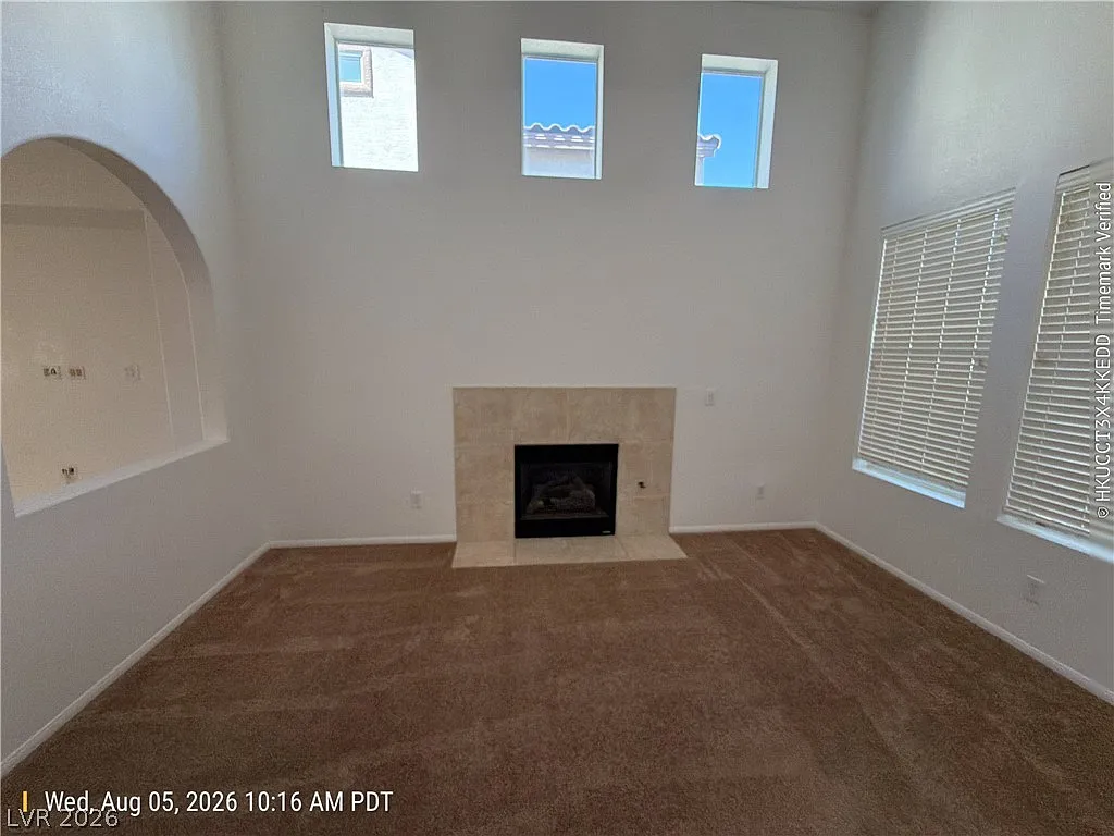 3 bed, 2.5 bath, 1819 sqft, $2,351 — Photo 3