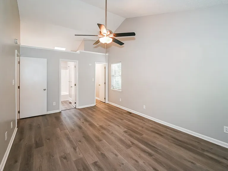 100 Bath Cir — Photo 11
