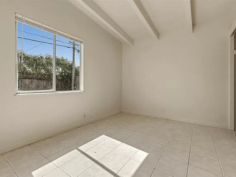 1448 Modoc Ave — Photo 4