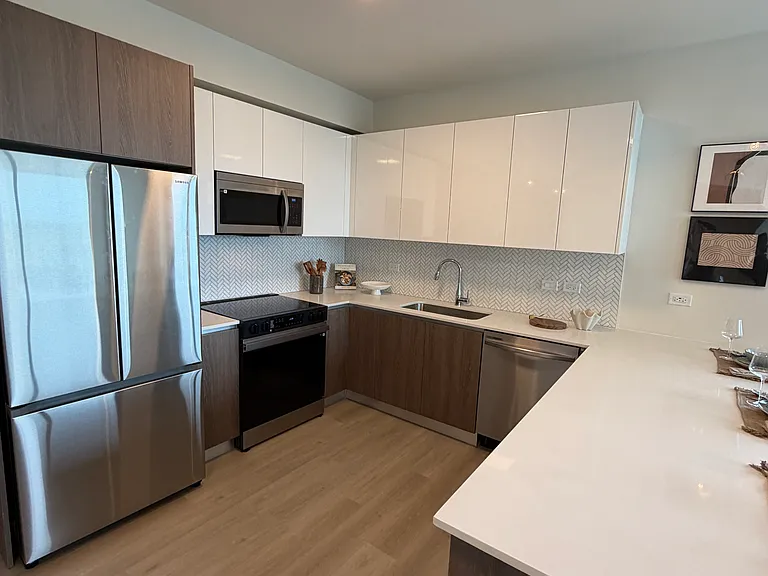 1627 Van Buren St #B — Photo 5