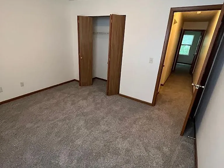 Two bedroom, 1 bathroom, patio — Photo 7