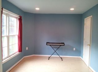 25064 Gazelle Ct, Chantilly, VA 20152