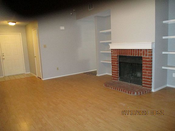 2nd image of 1105 Cardinal Oaks Dr