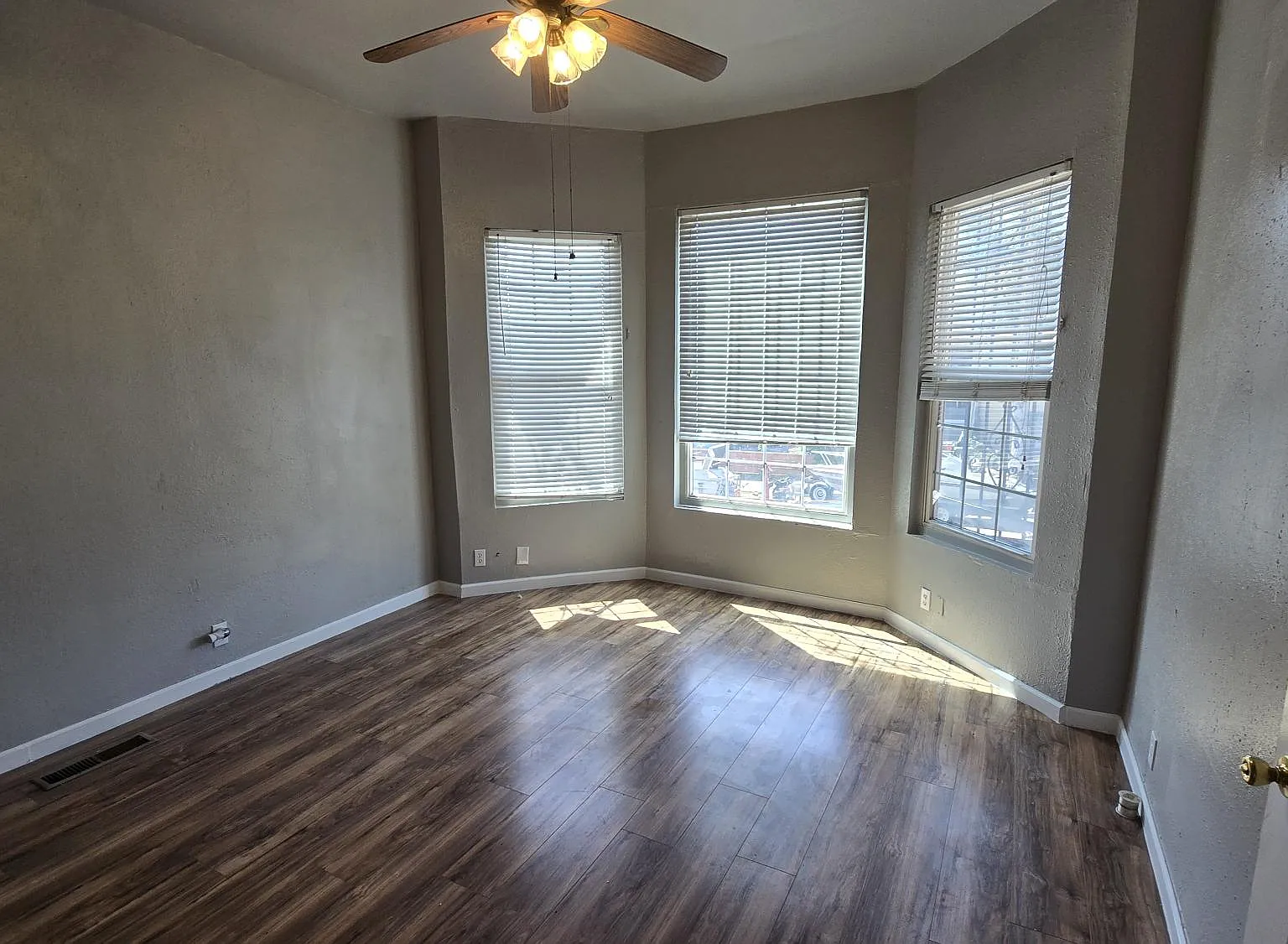 2 bed, 1.0 bath, 875 sqft, $2,195 — Photo 4