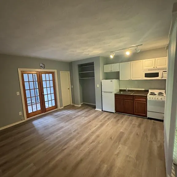 724 Delta Ave #18 — Photo 4