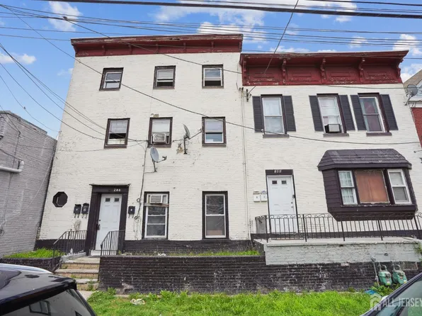 288 Oak St, Perth Amboy, NJ 08861