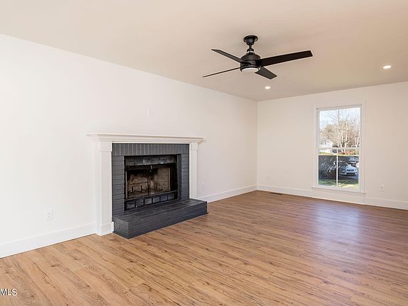 4th image of 1404 Hawks Landing Dr