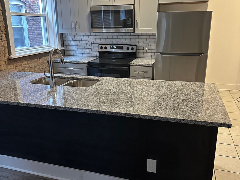 1st image of 5343 Vernon Ave #4
