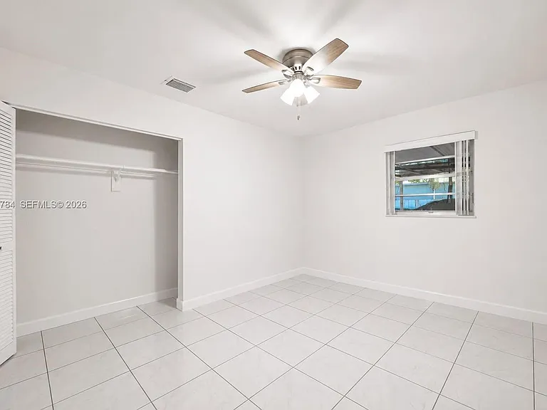 3231 SW 25th St #2 — Photo 6