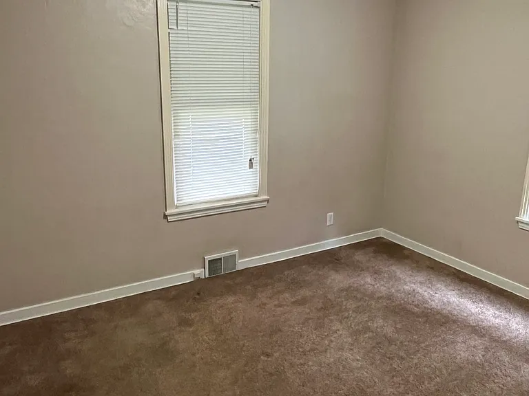 1190 Pittsburgh Rd — Photo 4