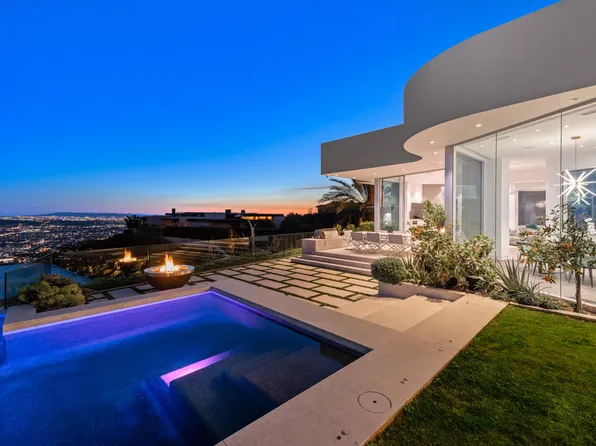 9305 Nightingale Dr, Los Angeles, CA 90069