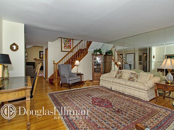 4th image of 451 Kime Ave