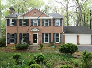 6408 Kenhowe Dr, Bethesda, MD 20817