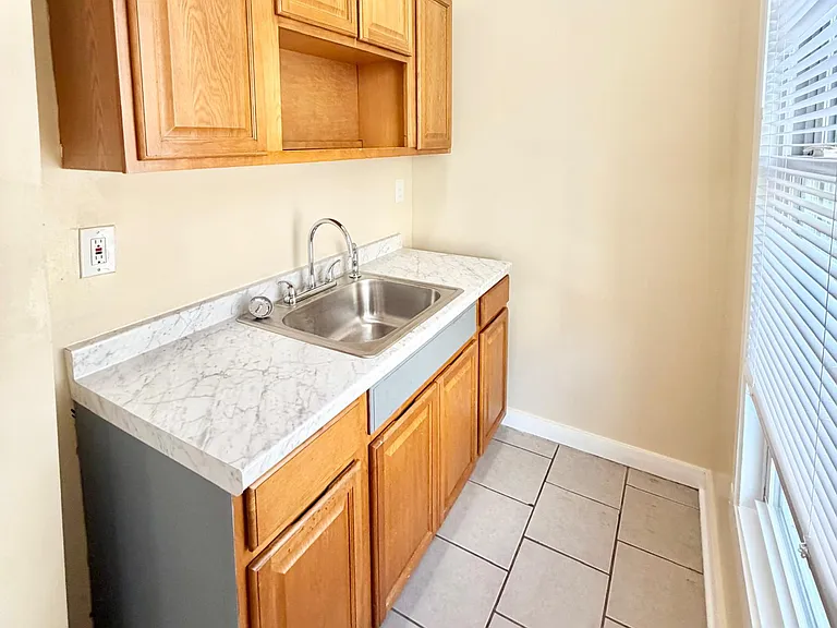 268 Winthrop Ave #2 — Photo 2