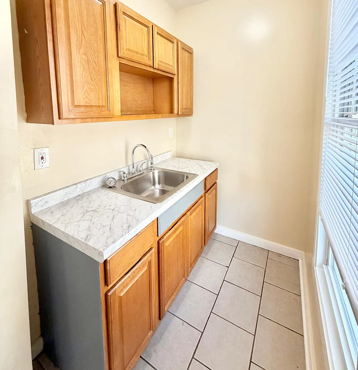 Building Photo - 268 Winthrop Ave #2