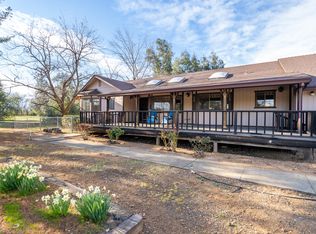 8342 Green Acres Ln, Redding, CA 96002