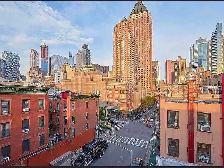 408 W 49th St #4 — Photo 10