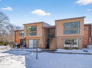 80 Manchester Ct, Red Bank, NJ 07701