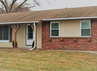 74 Country Hill Rd, Saint Peters, MO 63376
