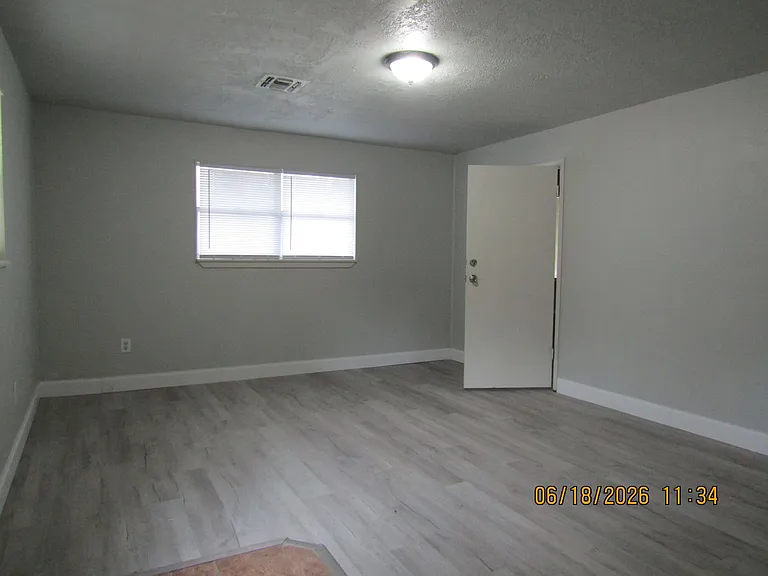 1202 NW Lake Ave — Photo 8