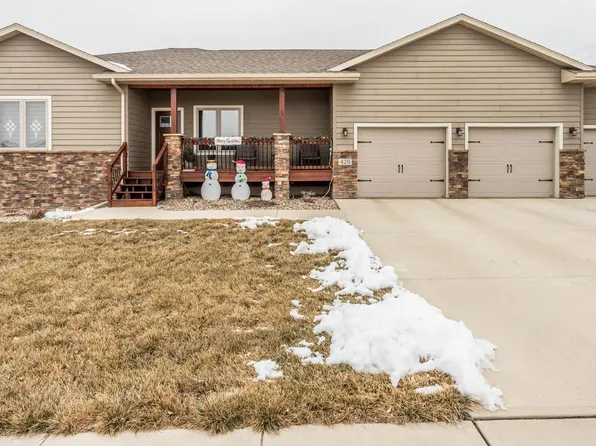 420 E Prairie Dr, Lennox, SD 57039