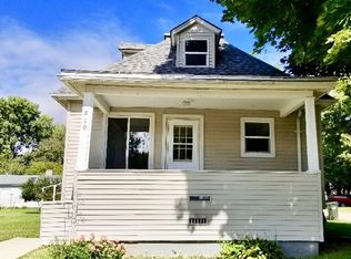 810 E 6th St, Sterling, IL 61081